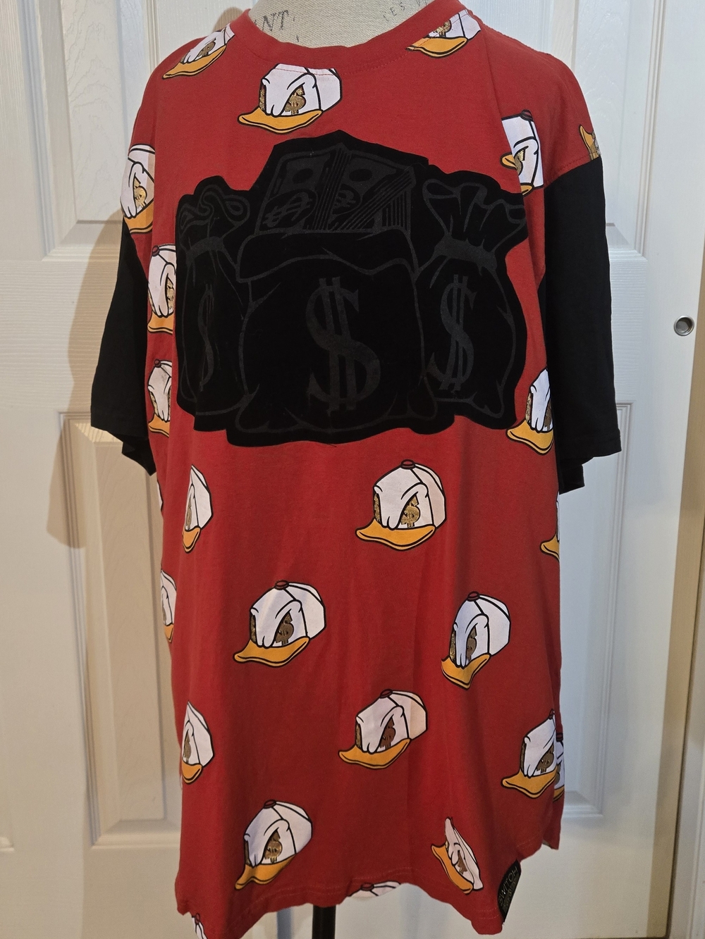 Vintage Switch Streetwear Money Bag Duck Graphic Tee 4XL Red Black